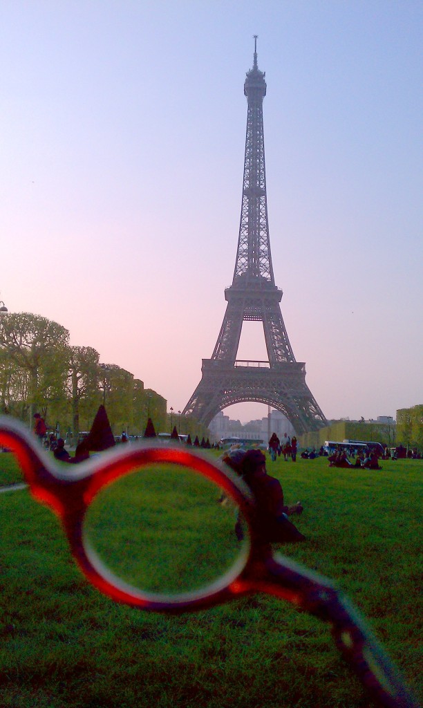 eiffel tour.glasses2