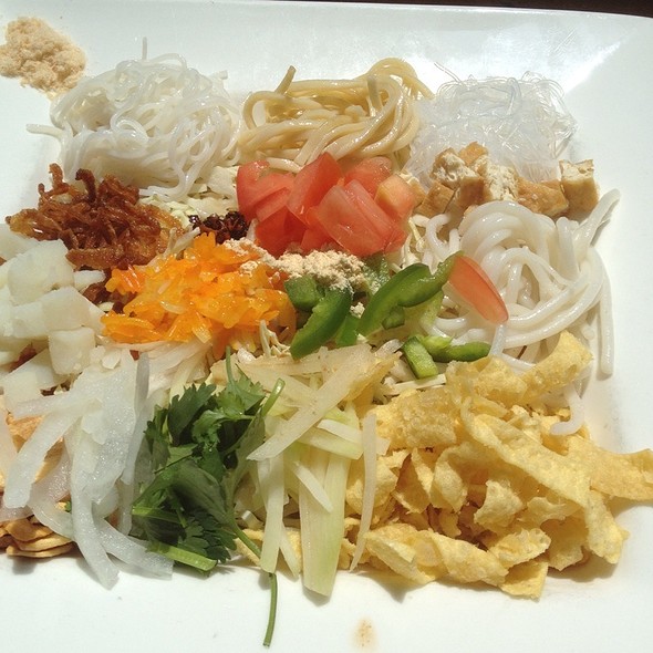 burma superstar rainbow salad